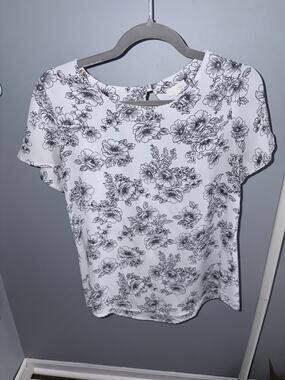 Jella C. White Top Size M